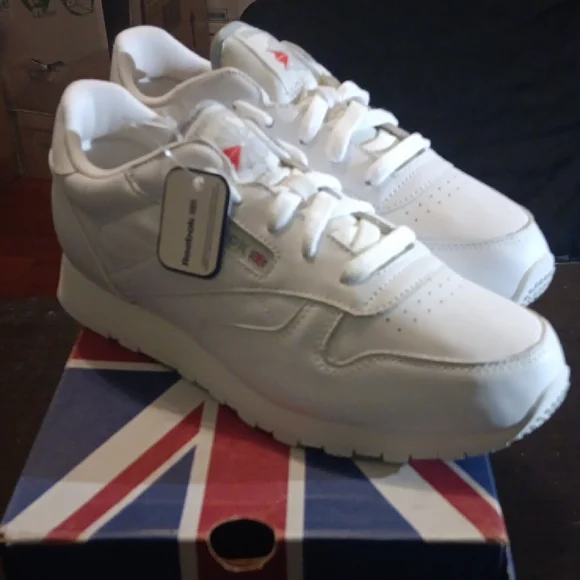 Reebok Classic Rare From 90s/2000s Mens 6 Womens 7.5 NWT & BOX